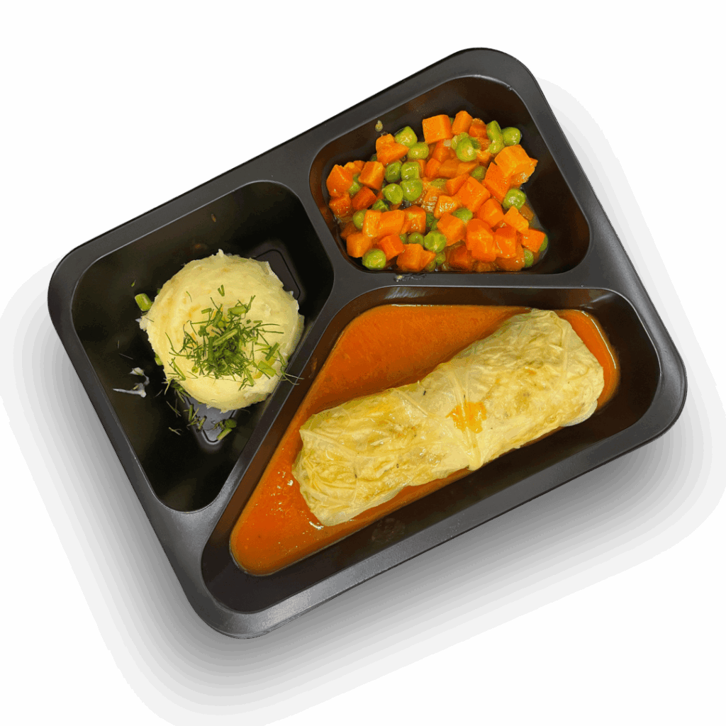 Gołąbek domowy w sosie pomidorowym, ziemniaki puree, marchew z groszkiem