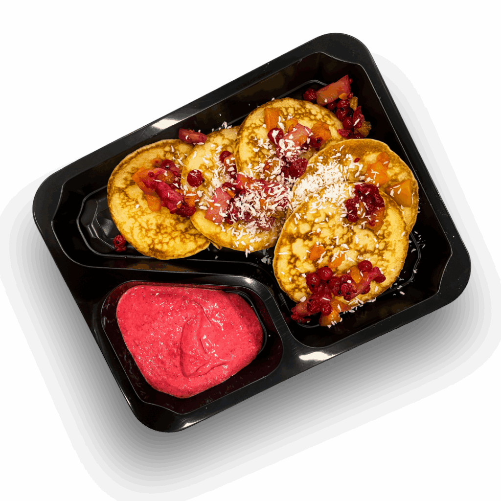 ancakes z salsą owocową, jogurt malinowy