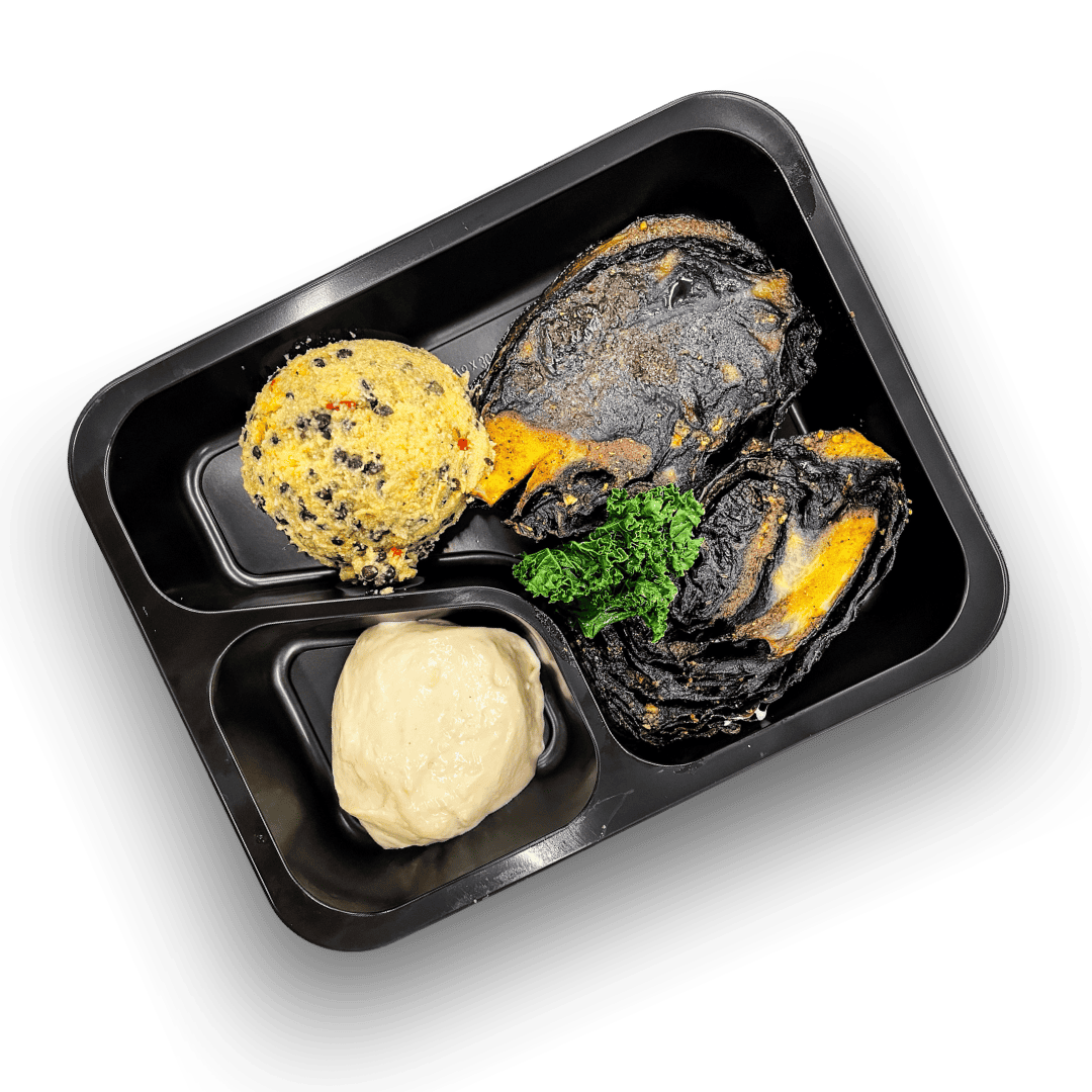 Stek z czerwonej kapusty z tahini