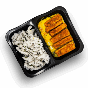 Tofu w czerwonej panierce, świderki ryżowe, żółte curry z warzywami